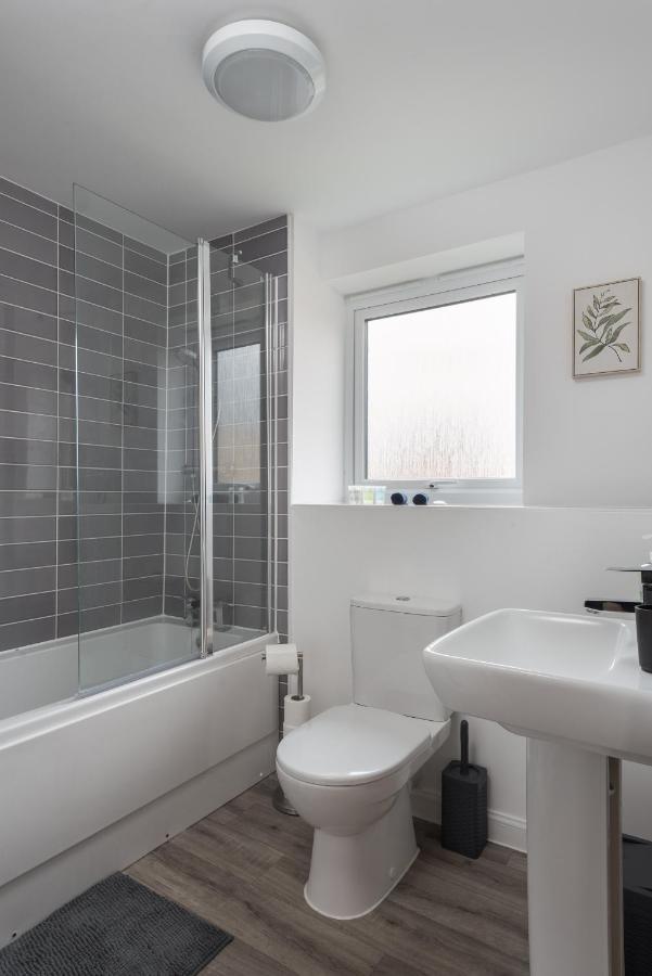 Two Bedroom Apartment - Milton Keynes By Aryas Properties Broughton  Exterior photo